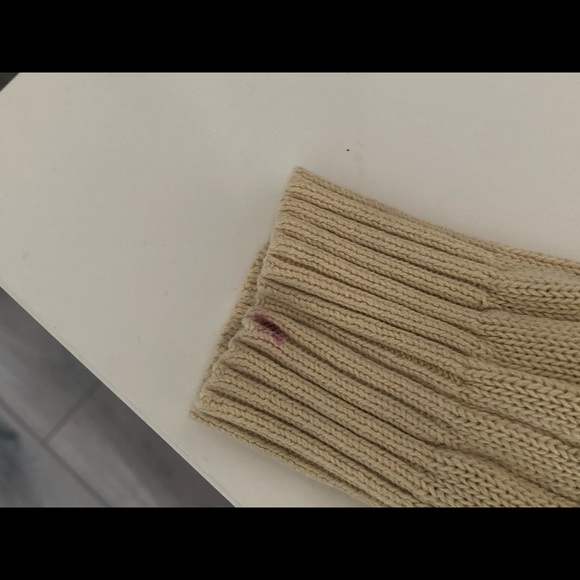 brandy melville olsen sweater - Picture 4 of 4